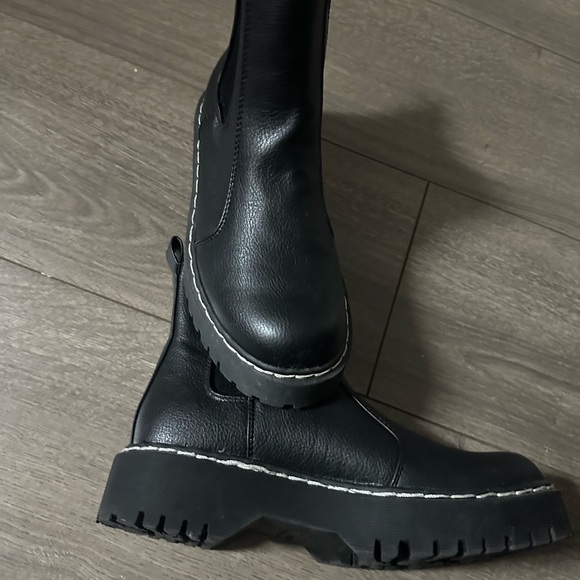 Black Chunky Chelsea Boots - Picture 5 of 7